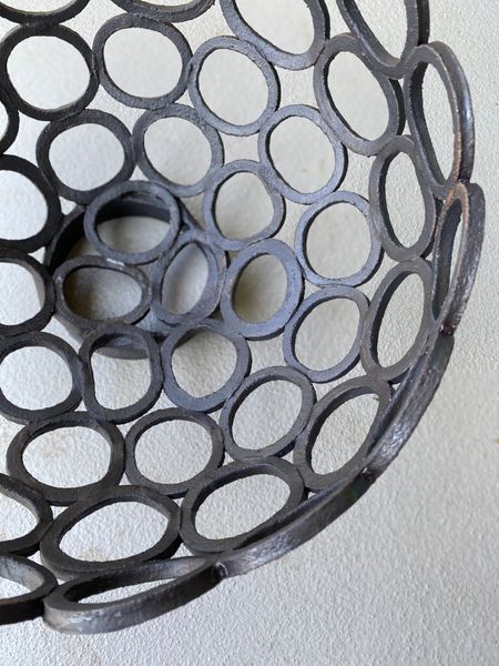 Stor skulpturell bolle