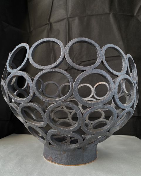 Stor skulpturell bolle